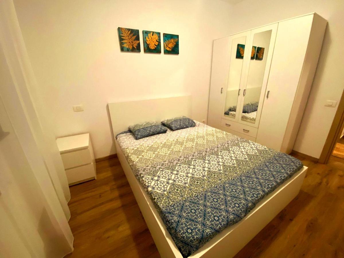 Bellagio - Cozy Apartment With Free Gym Bukares Bagian luar foto