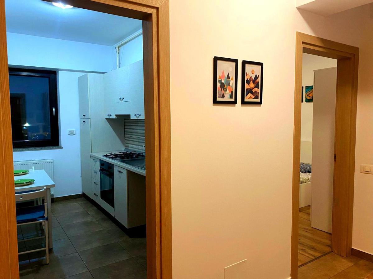 Bellagio - Cozy Apartment With Free Gym Bukares Bagian luar foto